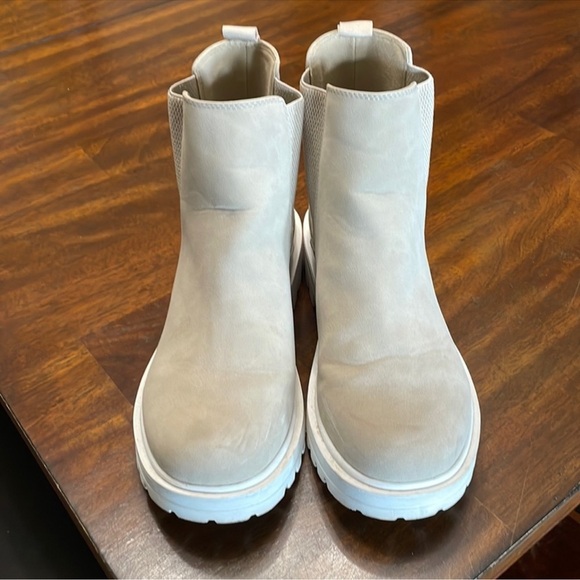 Lug sole boot - Picture 7 of 7